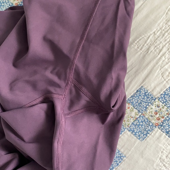 Lululemon Wunder Under - Picture 2 of 4